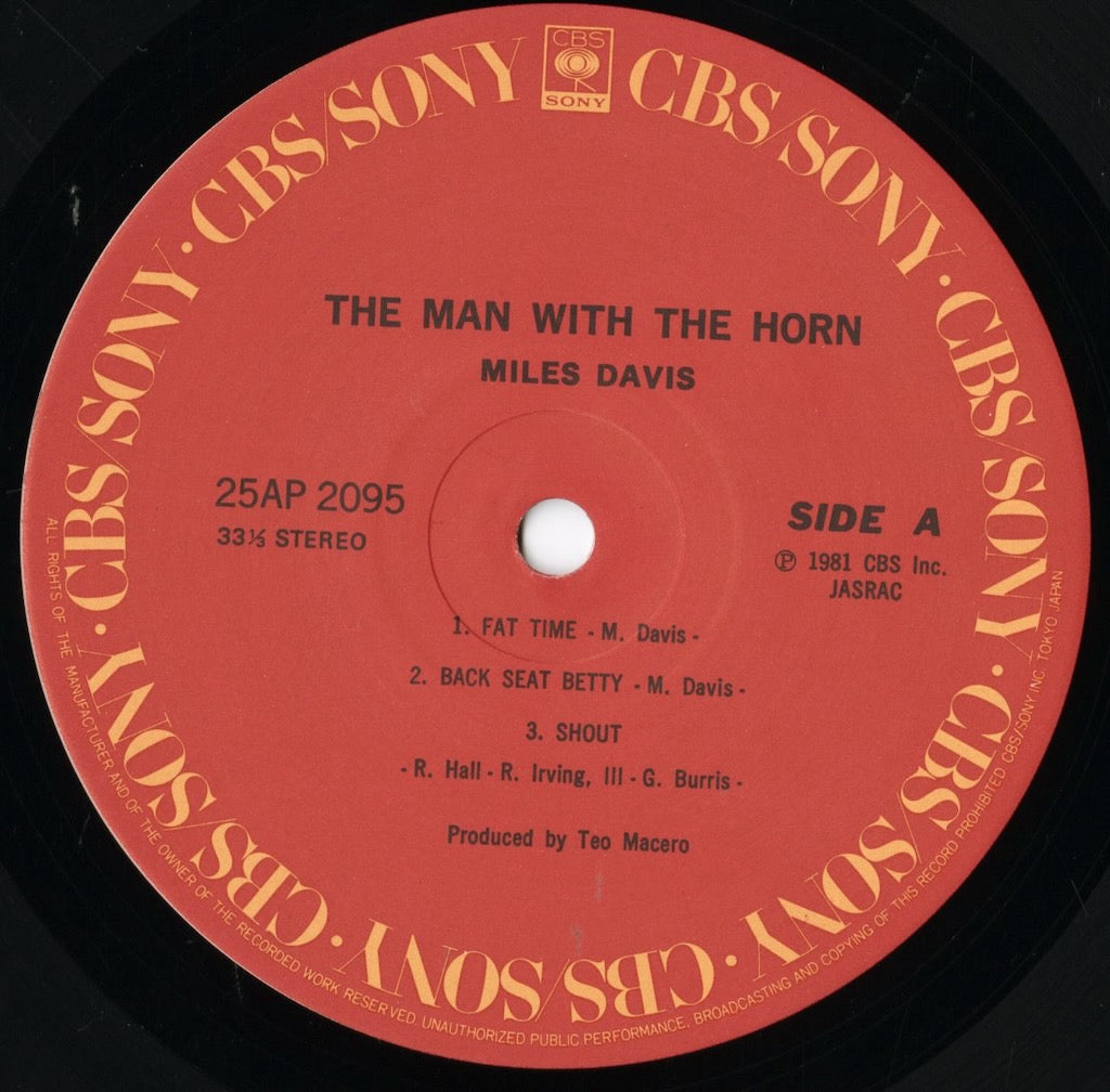 Miles Davis - The Man With The Horn (25AP 2095) CBS Sony
label