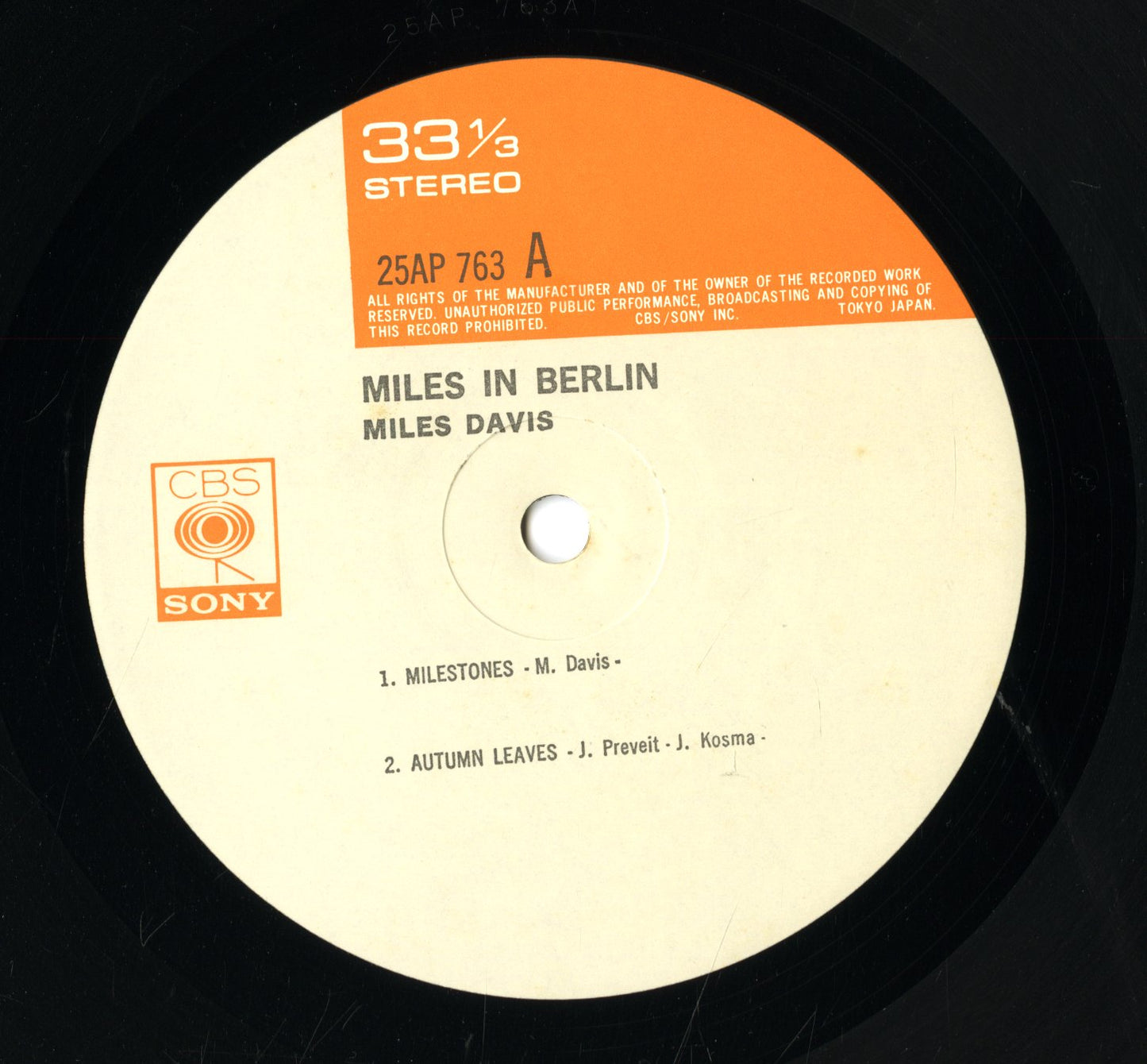 Miles Davis - Miles In Berlin (25AP 763) LP 1977 JPN CBS/Sony｜中古LP